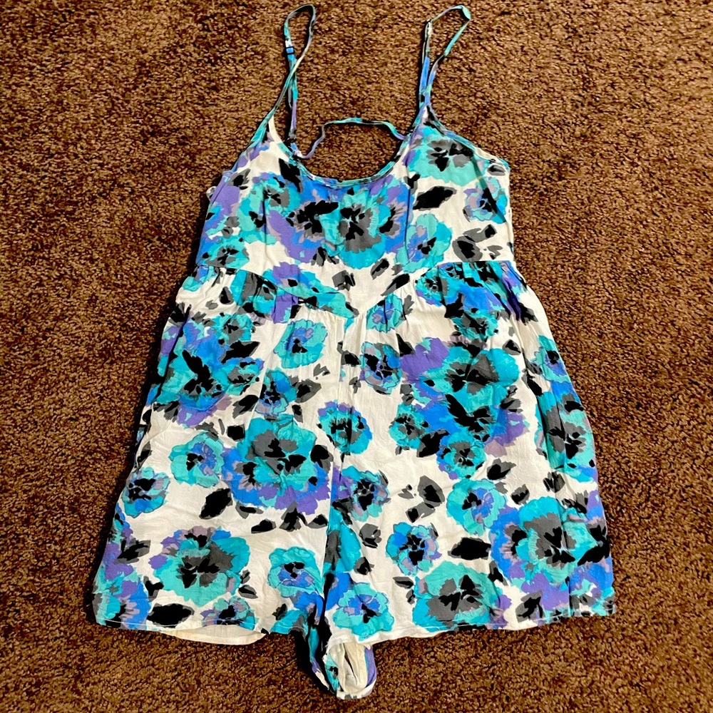 Volcom XS romper